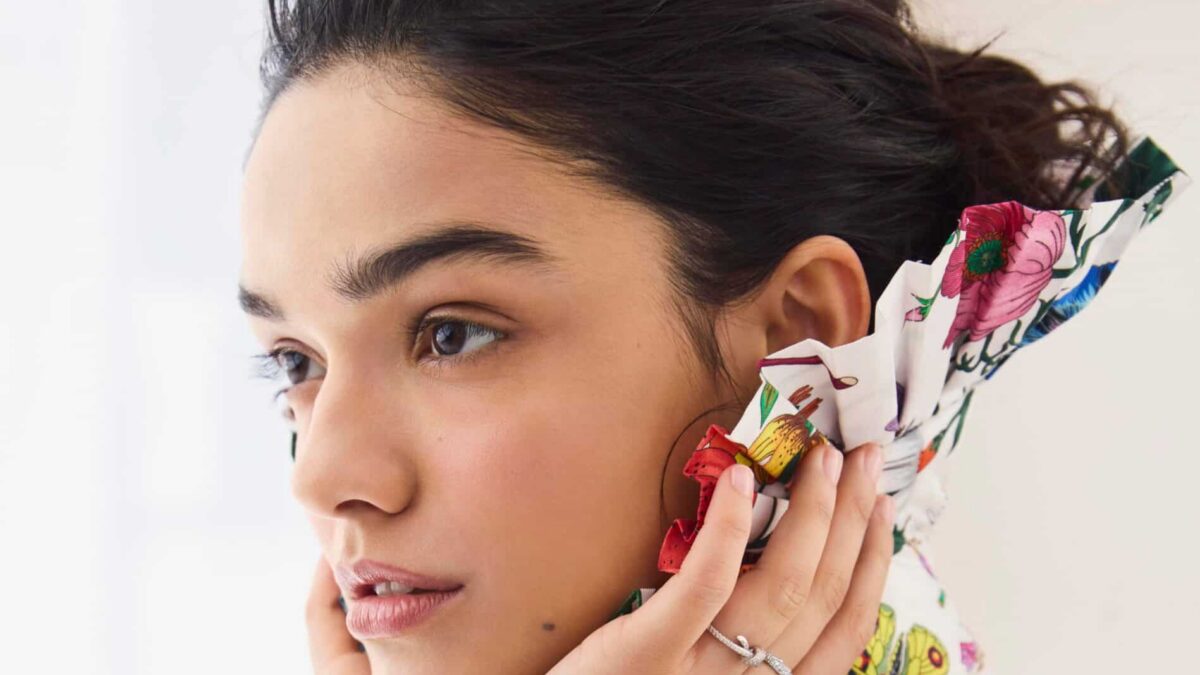 “I refuse to assimilate for anybody else’s comfort”: Rachel Zegler is staying true to herself- Four Columns Cards News